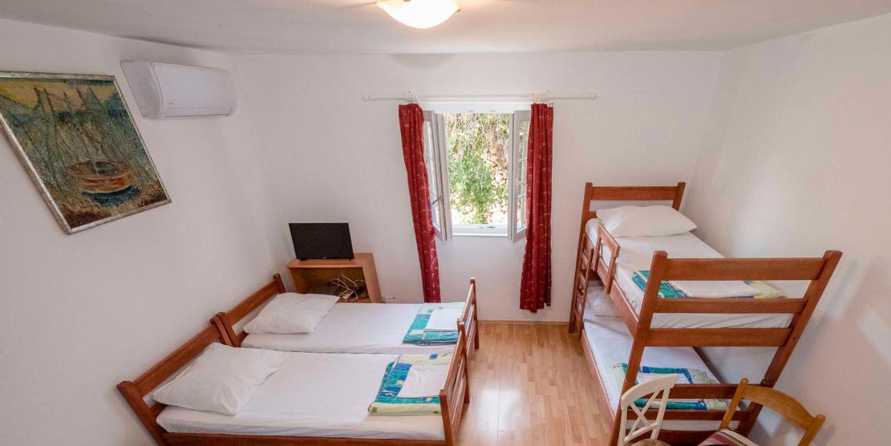 Guesthouse Sime Kolan Exterior photo